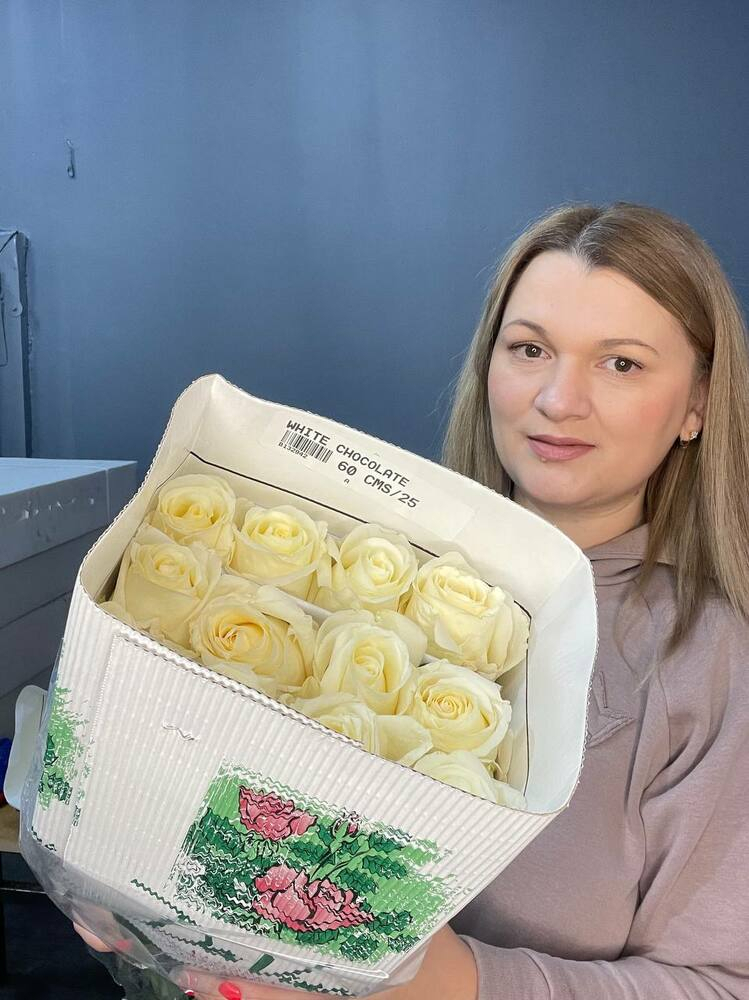 Роза Вайт Шоколад 90 см Эквадор (пачка 25 штук)